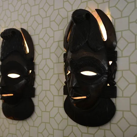 Aboimhouse Nyaraló *