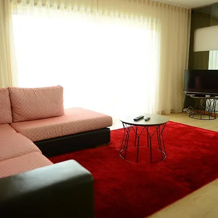 Aboimhouse Nyaraló *