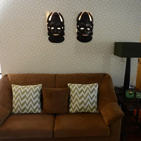 Aboimhouse Nyaraló *